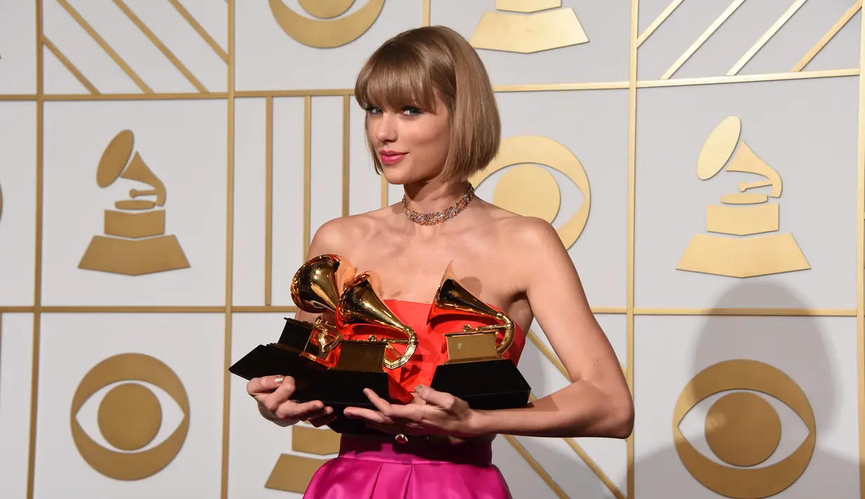 Namun, imej nya yang dikenal sebagai American Sweetheart pun dinodai dengan aksi pembongkaran percakapan Taylor Swift dan Kanye West lewat telepon genggam. (AFP/Bintang.com)
