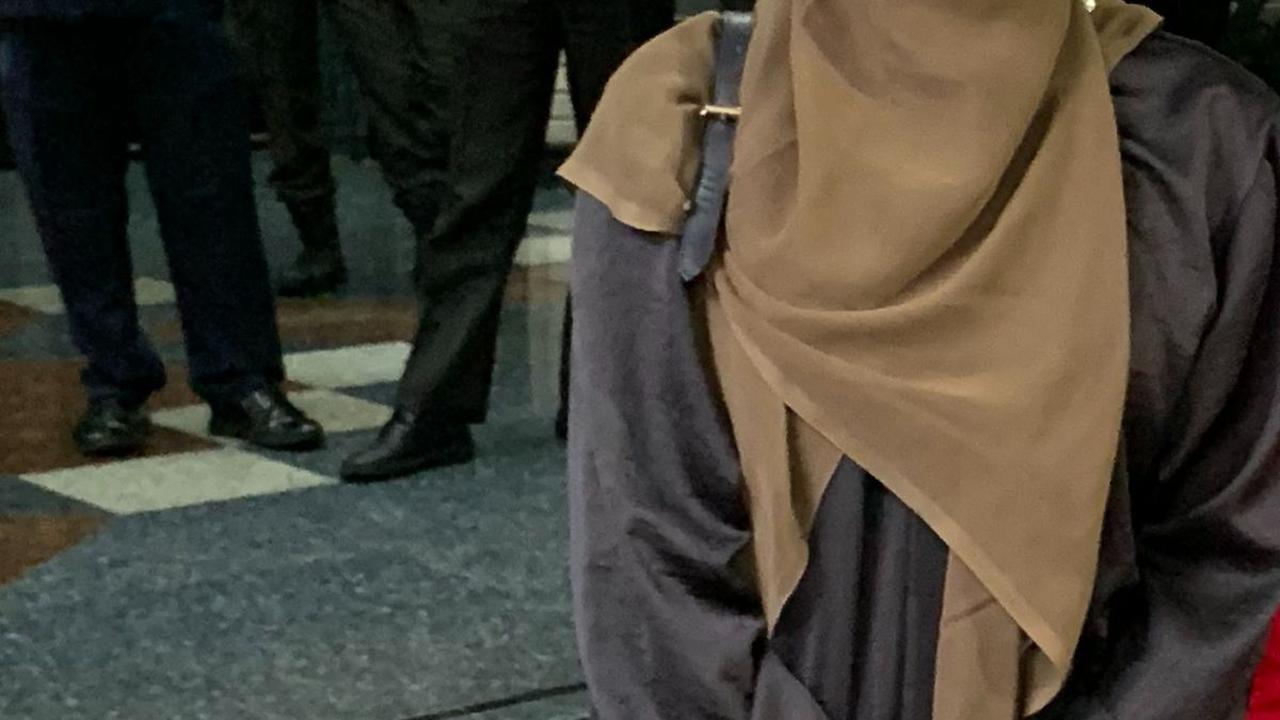 Siti Atikoh Luruskan Isu Ganjar akan Hapus Sembako Murah & Bantuan ke Pesantren: Tidak, Justru Diimprove!