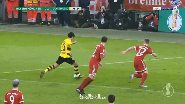 Berita video aksi Shinji Kagawa mengecoh 2 pemain Bayern Munchen sekaligus di DFB Pokal. This video presented by BallBall.