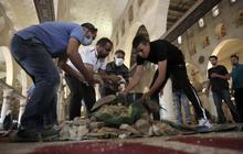 Gotong-royong warga Palestina bersihkan reruntuhan Masjidil Aqsa