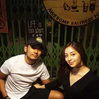 "Iya udah kenal. Tapi semua orang juga kenal, siapa sih yang enggak kenal keluarganya Tutde, siapa yang enggak kenal sih (restoran) Bebek Tepi Sawah," kata Yora, ibunda Nikita Willy kepada wartawan, Senin (11/4/2016). (Instagram/@tutde)