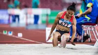 Atlet Filipina, Marestella Sunang saat tampil pada babak final Lompat Jauh Putri Asian Games 2018 di Stadion Utama Gelora Bung Karno, Jakarta, Senin (27/8). Sebanyak 11 atlet turun di final nomor lompat jauh putri (ANTARA FOTO/INASGOC/M Agung Rajasa)