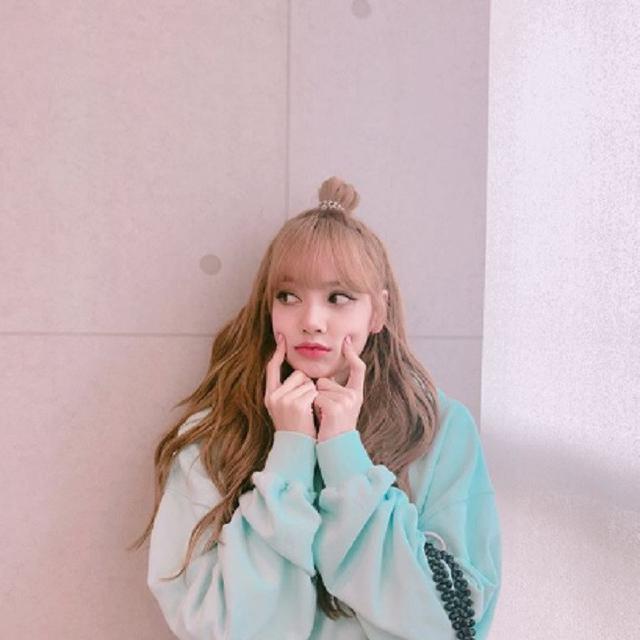 Berapa Nomor Telepon Lisa Blackpink