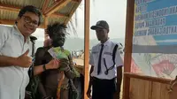 Warga di Wamena saat menukarkan uang layak edar, padaya Festival Baliem 2019. (Liputan6.com/Katharina Janur/BI Papua)