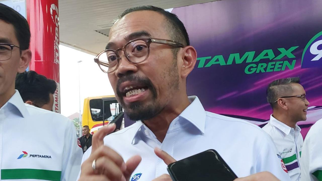 "Untuk pengembangannya sendiri, untuk saat ini kita memang menyiapkan di 5 SPBU di Jakarta dan 10 di Surabaya tapi secara bertahap kita akan mengembangkan untuk di seluruh Jawa, mungkin nantinya akan ke luar Jawa," ungkapnya.
