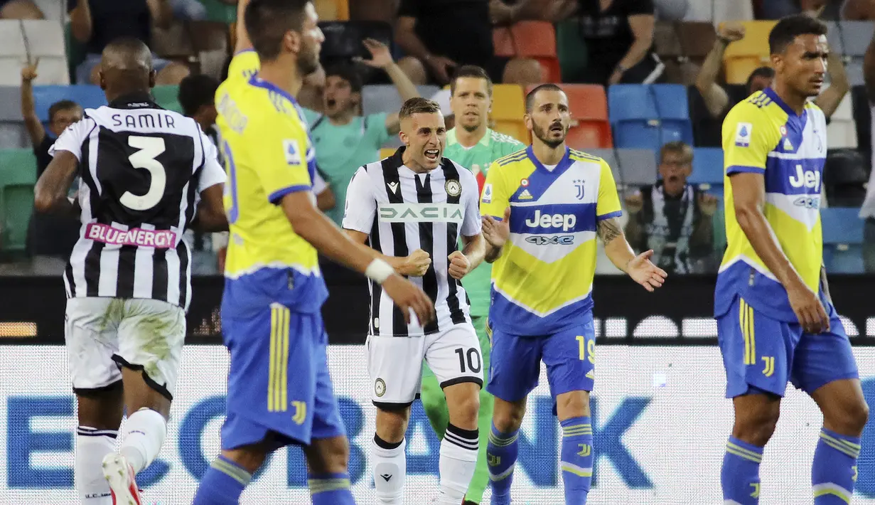 Pada menit ke-83 Udinese menyamakan skor 2-2. Kiper Juventus Wojciech Szczesny melakukan blunder hingga bola direbut Stefano Okaka Chuka yang langsung mengumpan kepada Gerard Deulofeu yang dengan mudah menceploskan bola ke gawang yang kosong. (Foto: LaPresse via AP/Andrea Bressanutti)