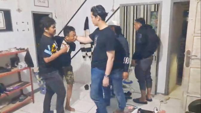 Hati-Hati Penipuan Modus Kurir COD, Incar Toko hingga Agen Tarik Tunai