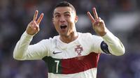 Cristiano Ronaldo mencetak gol kemenangan Portugal atas Islandia pada Kualifikasi Euro 2024 di Laugardalsvollur, Reykjavik, Rabu (21/6/2023) dini hari WIB. (AP/Arni Torfason)
