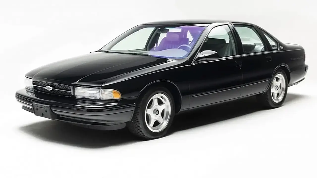 Tampilan Mulus Chevrolet Impala SS 1996 Berwarna Hitam