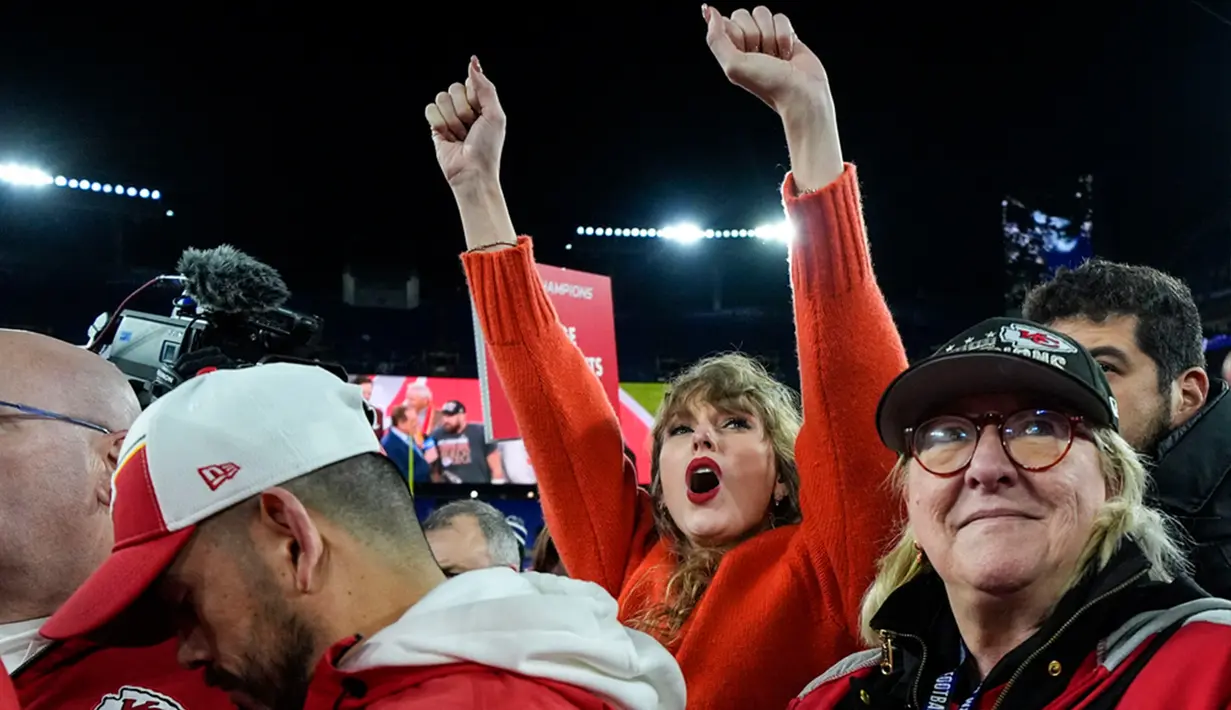 Peluk Cium Taylor Swift dan Travis Kelce Rayakan Kemanangan Kansas City