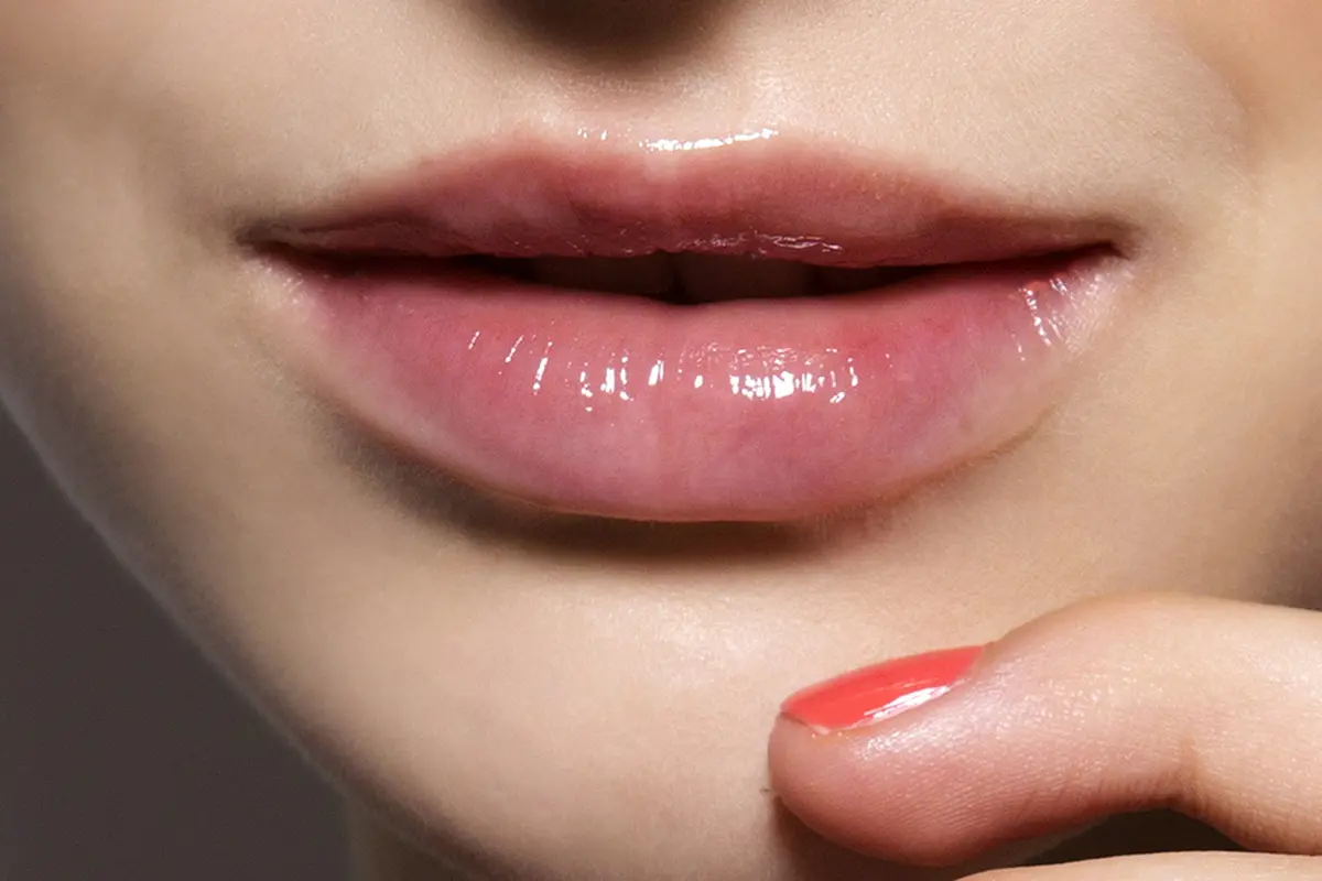 Bibir pink alami
