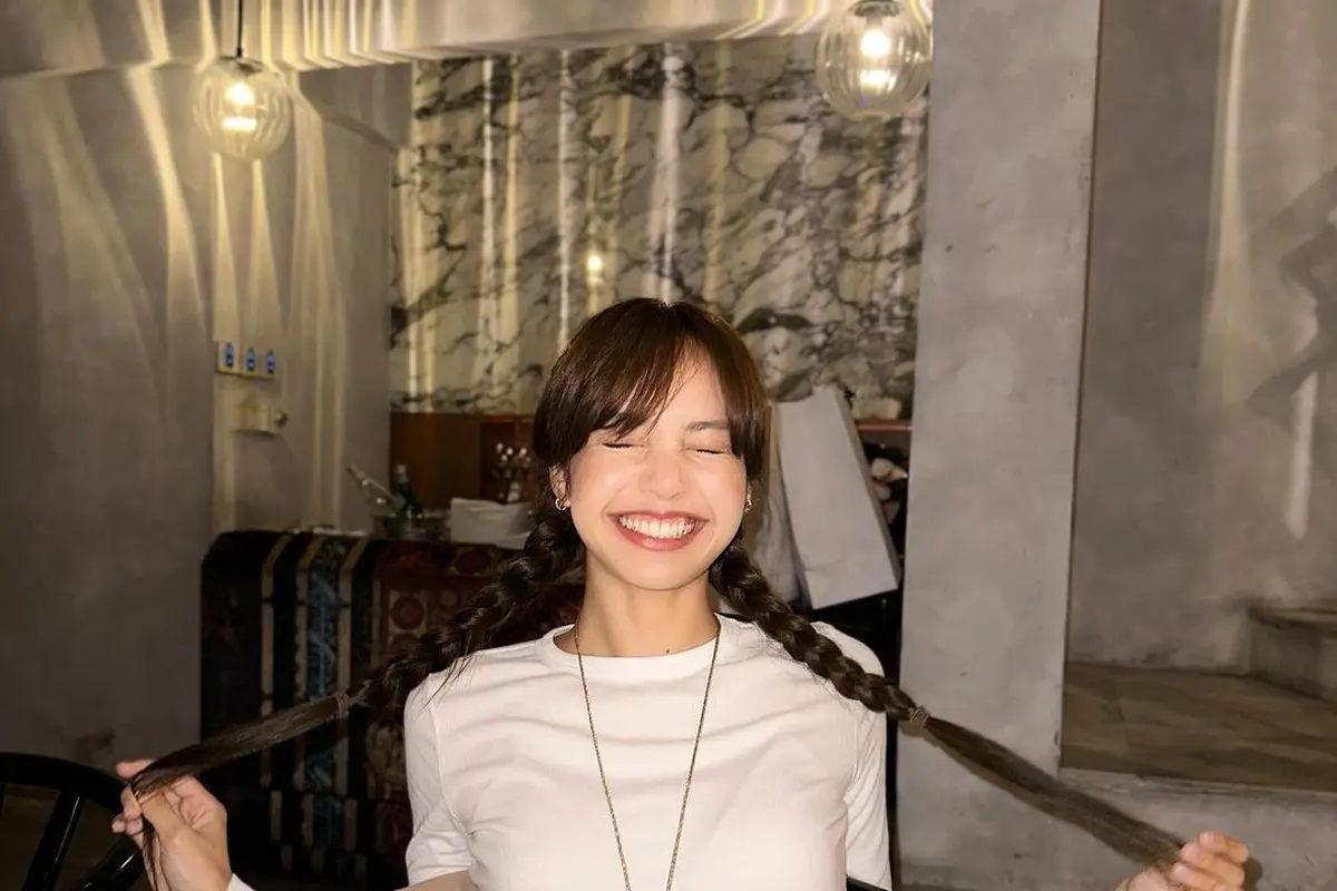 Lisa Blackpink kini tampil tanpa poni