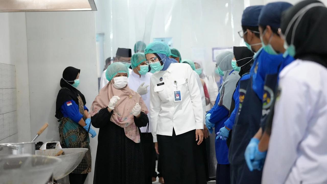 Kepala Biro Hukum dan Hubungan Masyarakat Badan Gizi Nasional (BGN), Khairul Hidayati, melakukan kunjungan ke Pesantren Nurul Islam di Kabupaten Semarang