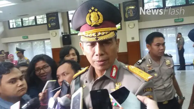 Petugas LP Pulau Nusakambangan Cilacap, Jawa Tengah, memusnahkan 122 telepon seluler yang disita dari pembesuk dan warga binaan  