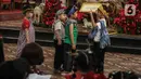 Sejumlah anak terlihat antusias menampilkan operet yang menceritakan kelahiran Yesus Kristus saat Misa Keluarga. (Liputan6.com/Angga Yuniar)