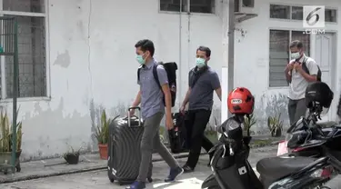 Penyiidik KPK menggeledah kantor Dinkes kabupaten Kutai Kartanegara (Kukar), terkait penetapan Bupati Kukar jadi tersangka gratifikasi