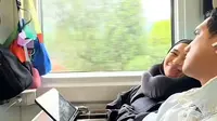 Tantri Kotak Liburan ke Garut Bareng Suami, Terdampar di Cibatu karena Salah Pesan Tiket Kereta. (Dok: TikTok&nbsp;@tantrisyalindrii)
