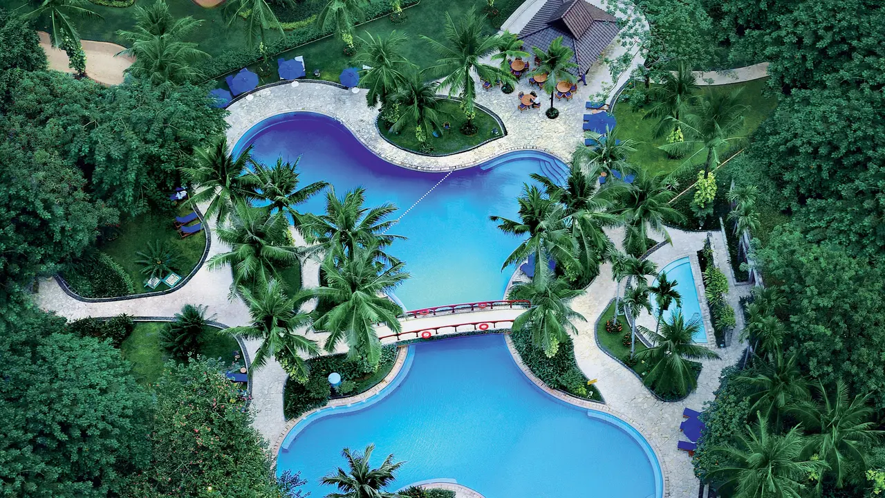 Shangri La Hotel