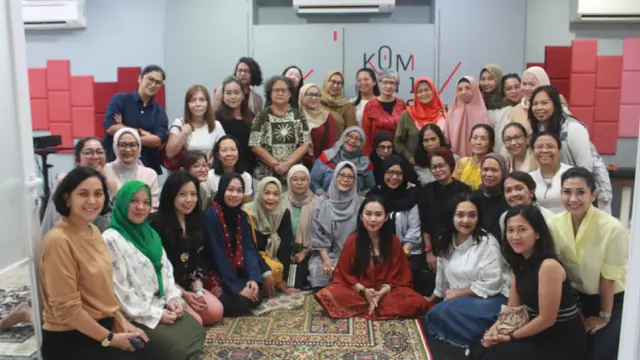 Women Support Women