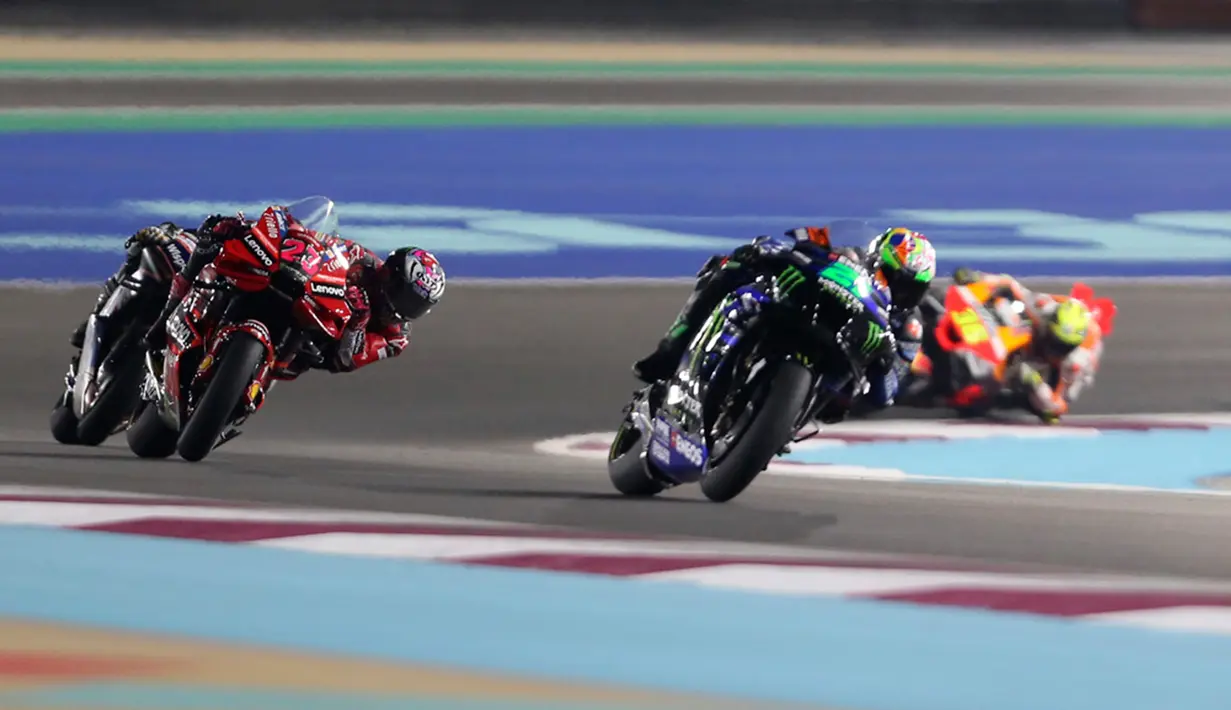 Jorge Martin, pembalap Pramac Ducati, hanya bisa finis di posisi ke-10. Dengan kemenangan ini, Bagnaia makin meninggalkan Jorge Martin di klasemen sementara MotoGP jelang seri terakhir di Valencia. (AP Photo/Hussein Sayed)