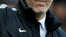 Pelatih  Paris Saint Germain Laurent Blanc saat melatih timnya di Stadion Parc des Princes, Paris, (7/3/2015).  (EPA/Ian Langsdon)
