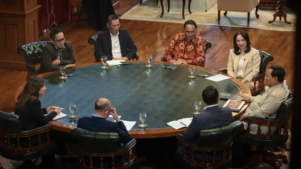 Presiden Prabowo Subianto saat berdiskusi dengan sejumlah jurnalis, pengamat, dan pakar di Hambalang, Jawa Barat, Selasa 17 Maret 2026.