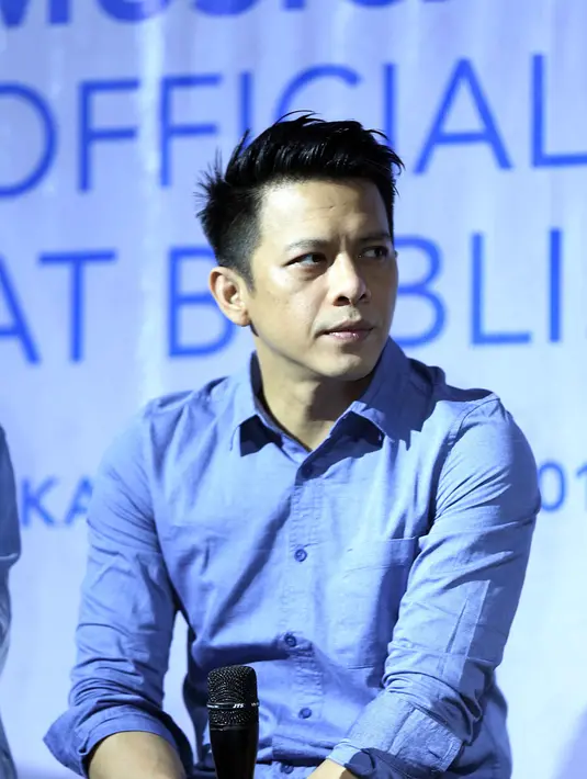 Selain menjaga kualitas suara, yang tak kalah penting juga penampilannya. Dan juga menjaga dehidrasi yang menjadi musuh utamanya. (Nurwahyunan/Bintang.com)