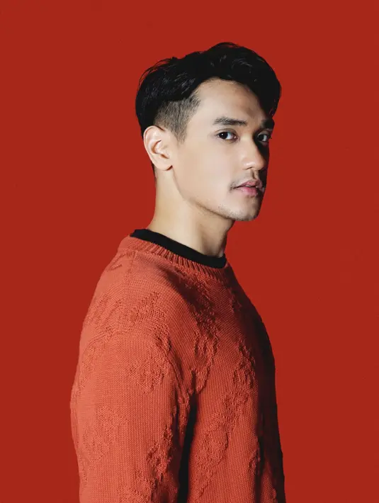 <p>Baru saja merilis single &ldquo;Lestari Merdu,&rdquo; Afgan Syahreza merefleksi perjalanan kariernya hingga ke titik yang sekarang. Salah satunya, titik penting dalam karier Afgan bisa jadi single kolaborasi bareng Jackson Wang. Single berjudul &ldquo;M.I.A&rdquo; ini dilepas ke pasar pada Maret 2021 dan disambut hangat publik. Di era digital, Afgan sadar punya peluang besar untuk mendunia bersama musiknya. (Foto: Dok. Trinity Optima)</p>
