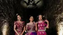 Penampilan memukau Krisdayanti, Ruth Sahanaya, dan Titi DJ dalam acara Wanita Indonesia Mandiri di Garuda Wisnu Kencana (GWK), Bali, benar-benar mencuri perhatian. [@mamauthe/@3divaofficial].