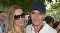 Antonio Banderas Makin Mesra dengan Kekasih