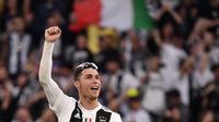 Cristiano Ronaldo berhasil membawa Juventus merengkuh trofi Serie A musim ini. (AFP/Marco Bertorello)