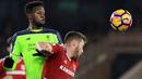 Pemain Liverpool asal Belgia, Divock Origi (kiri)  mencetak satu gol untuk kemenangan timnya saat bersua Middlesbrough pada lanjutan Premier League di Riverside Stadium, Middlesbrough, (14/12/2016). (AFP/Lindsey Parnaby)