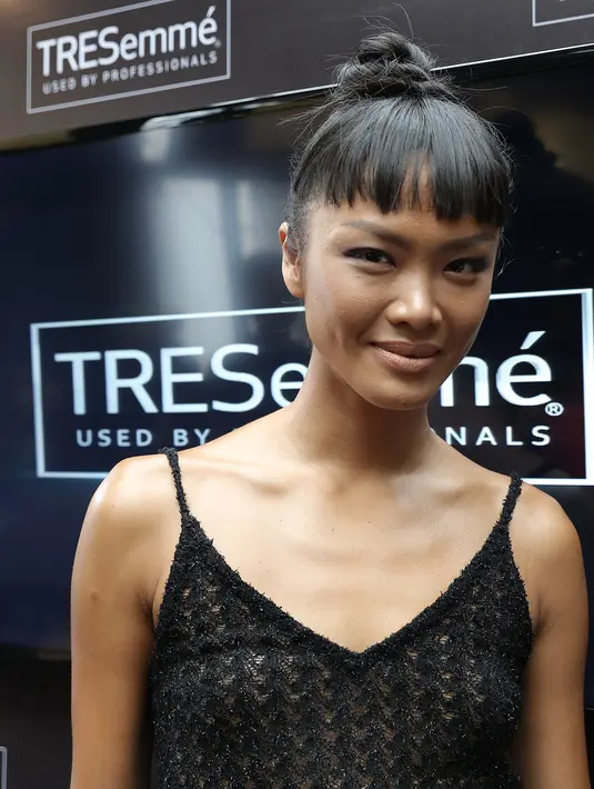 Perempuan yang dibesarkan di dunia modeling itu, kini fokus dalam dunia seni peran. Pertama kali tampil dalam film Loe Gue End (2012) karya sutradara Awi Suryadi. Berperan sebagai cewek antagonis. (Galih W. Satria/Bintang.com)