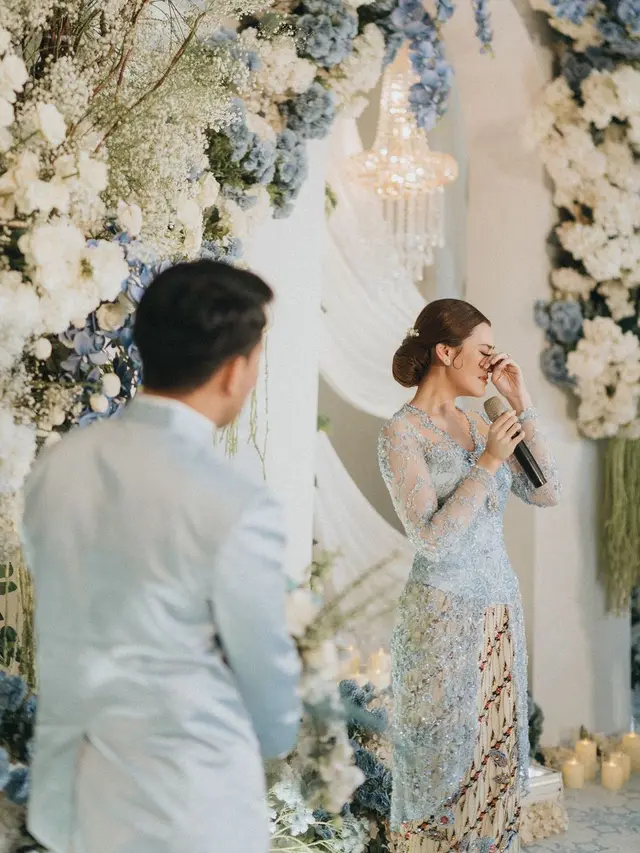 Momen Thariq Halilintar melamar Aaliyah Massaid. [Foto: Instagram/aaliyahmassaid]