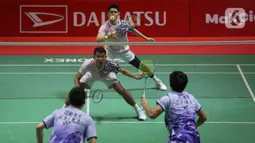 Bertanding di Istora Gelora Bung Karno, Senayan, Jakarta, Fajar Alfian/Muhammad Rian Ardianto menang mudah dua game langsung (21-16 dan 21-17). (Liputan6.com/Helmi Fithriansyah)