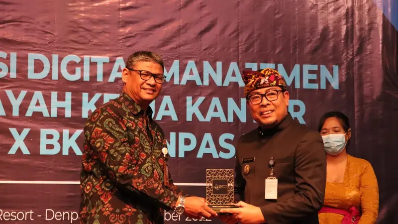 Pemkot Denpasar berhasil menerima dua penghargaan dari BKN. (Istimewa)