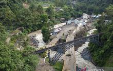 Banjir Bandang Terjang Lembah Anai untuk Kedua Kalinya, Jalur Vital Padang-Bukittinggi Lumpuh Total