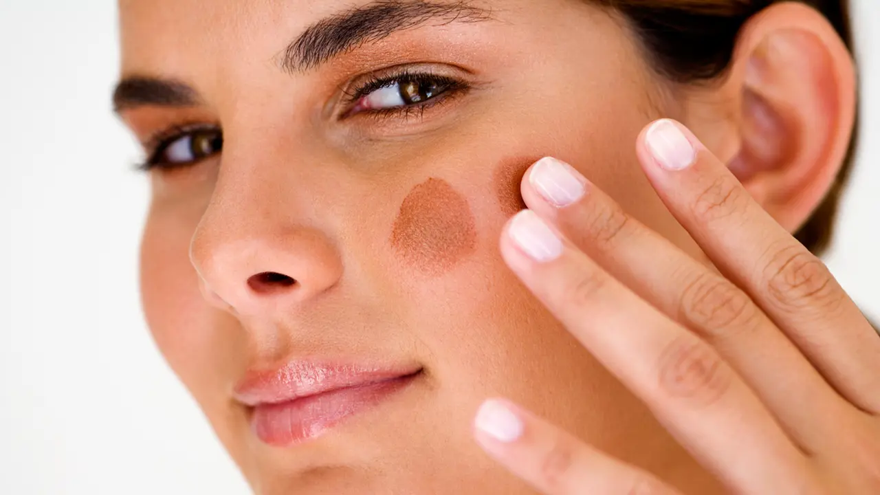 Editor Choice : 4 Foundation Terbaik untuk Semua Kulit Wanita