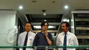 Mantan Menkeu Sri Mulyani (tengah) didampingi Kepala Biro Bantuan Hukum Kemenkeu Indra Surya (kanan) memberikan keterangan usai diperiksa Bareskrim Polri di Gedung Kementerian Keuangan, Jakarta, Senin (8/6/2015). (Liputan6.com/Andrian M Tunay)