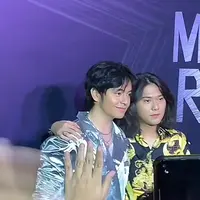 Iqbaal dan Angga hadiri premier Mencuri Raden Saleh, ketampanan keduanya bius netizen. (Twitter)