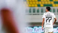 Aksi Dony Tri Pamungkas saat membela Persija Jakarta bertandang ke markas Dewa United, Banten International Stadium, Serang dalam laga pekan kedelapan BRI Super League 2026/2027, Sabtu (31/10/2026) malam. (Dok. Persija)