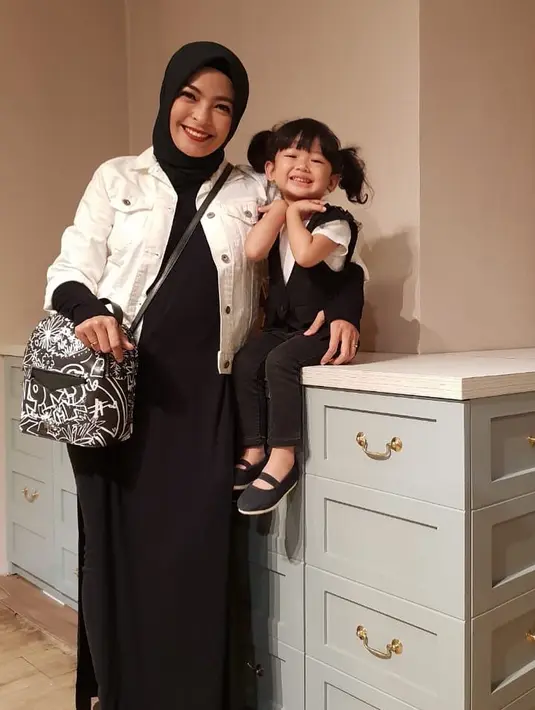 (Instagram/tantrsyalindri)