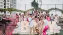"Lahir dari 5 bersaudara, 4 kakak laki-laki dan aku satu yang perempuan. Tidak pernah merasakan memiliki saudara perempuan sebelumnya," ucapnya. (Foto: Instagram/ inijedar)