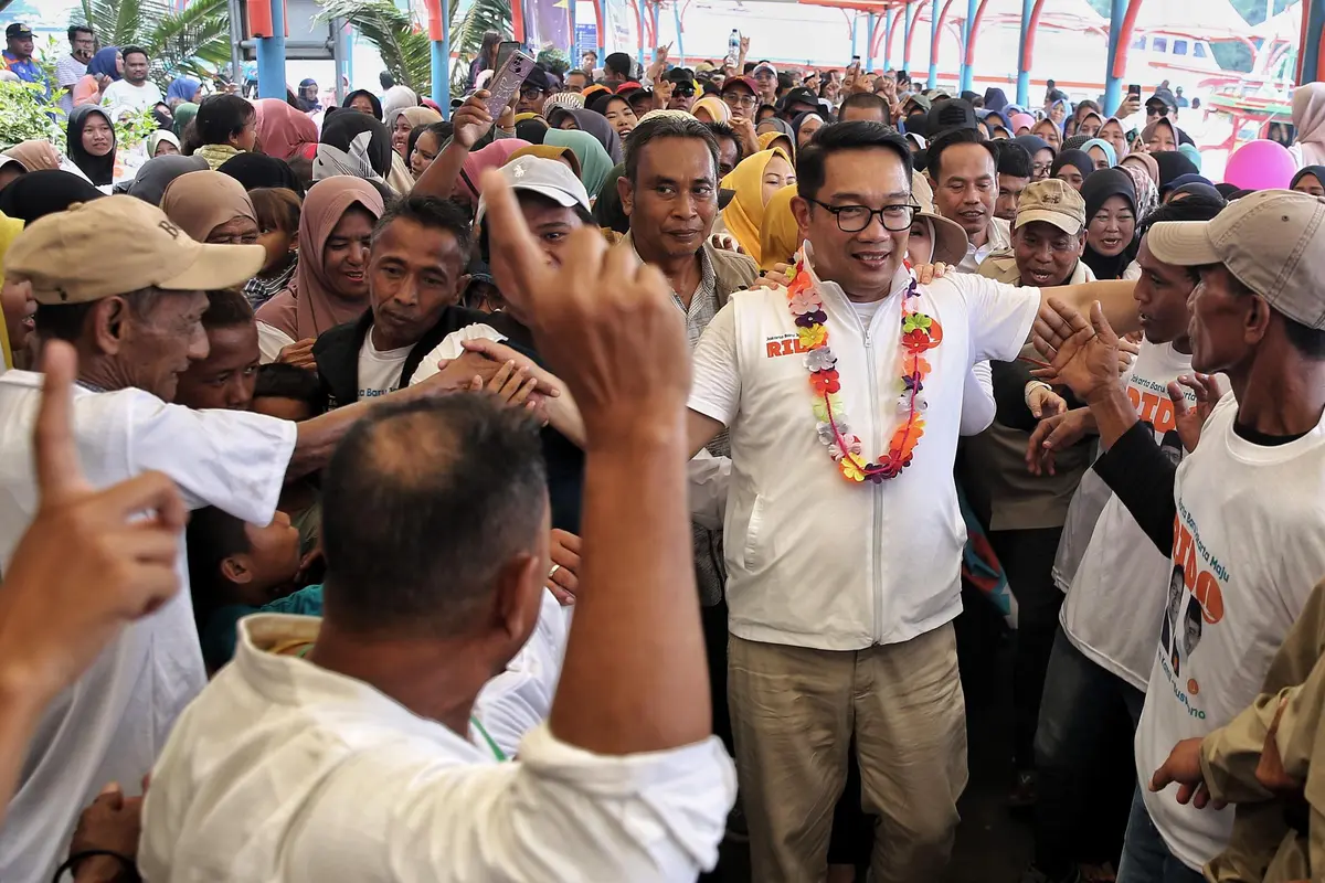 Bersama Istrinya Atalia Praratya, Cagub DKI Jakarta Nomor Urut 1 Ridwan Kamil Berkampanye di Empat Pulau