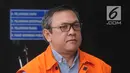 Bupati Pakpak Bharat Remigo Yolanda Berutu tiba di Gedung KPK, Jakarta, Rabu (16/1). Remigo diperiksa sebagai tersangka untuk melengkapi berkas. (Merdeka.com/Dwi Narwoko)