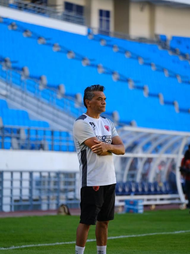 Pelatih Akademi Tunas Muda, Bonnie Fautngil