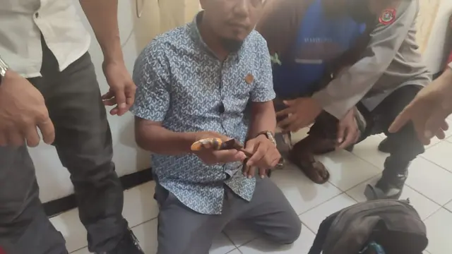 Abdul Sidik, Kades yang kedapatan bawa sajam saat demo di konawe selatan.(Liputan6.com/Ahmad Akbar Fua)