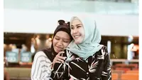 6 Potret Prilia Nur, Asisten Pribadi Zaskia Adya Mecca yang Tak Kalah Memesona (sumber: Instagram.com/prilianurafrida)