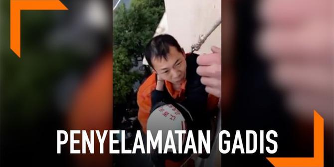 VIDEO: Penyelamatan Seorang Gadis yang Tergantung di Lantai 3