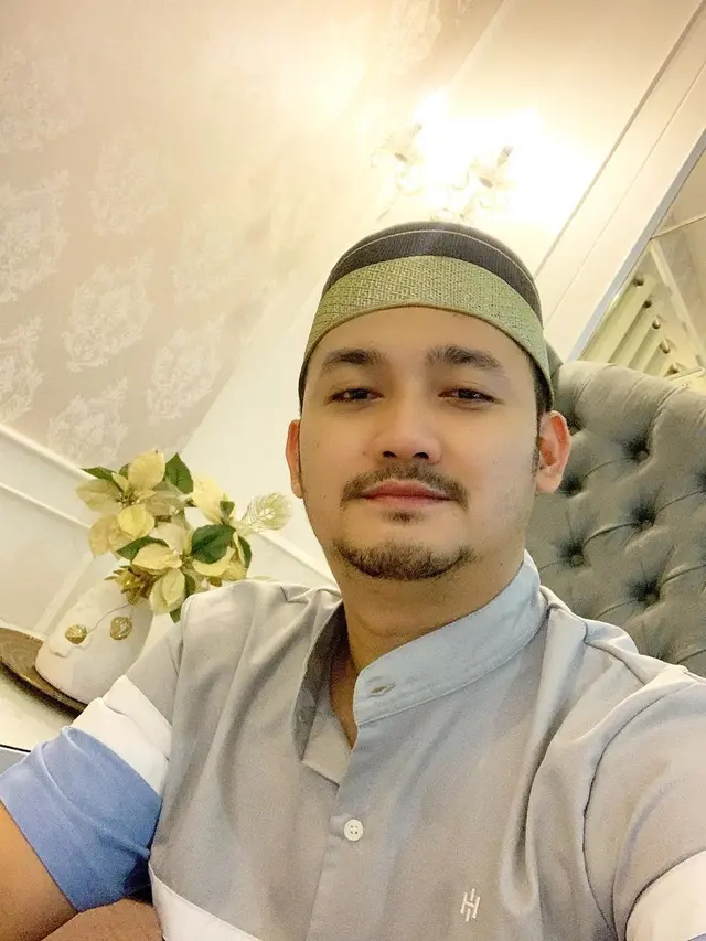 Ungkap Keinginan Cerai, Ini 6 Potret Angga Wijaya Suami Dewi Perssik